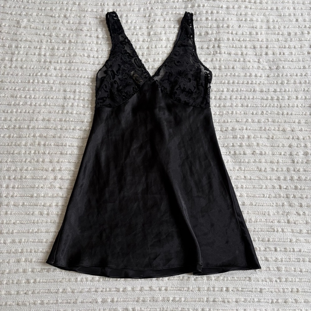 Vintage Victorias Secret Black Silky Velvet Cutout V Neck Dress Size Medium
